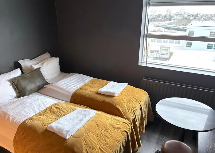 R13 - A Townhouse Hotel